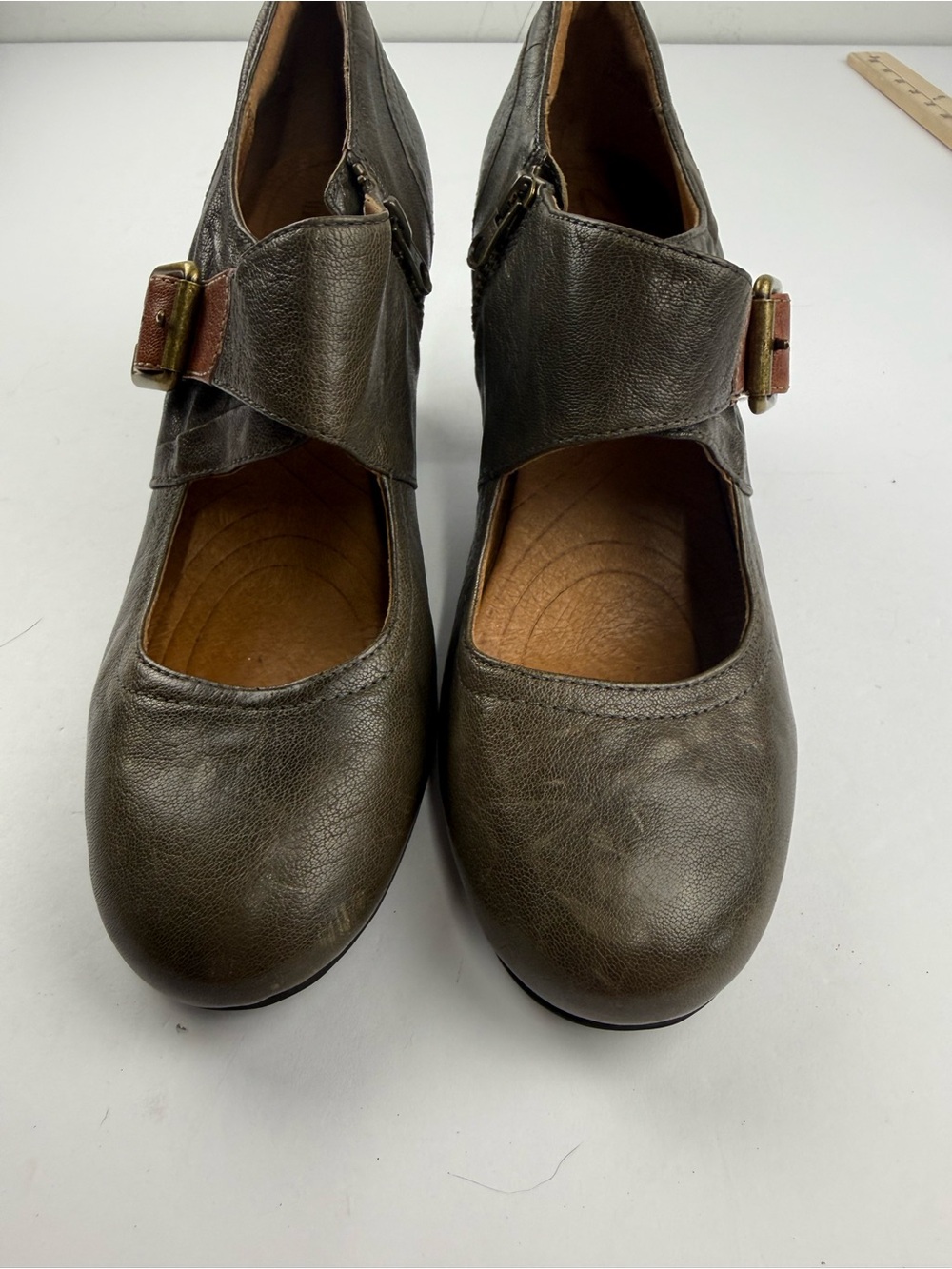 Clarks Indigo Womens 9.5 Town Club Mary Jane Block Heel Olive Green Leather - Picture 4 of 6